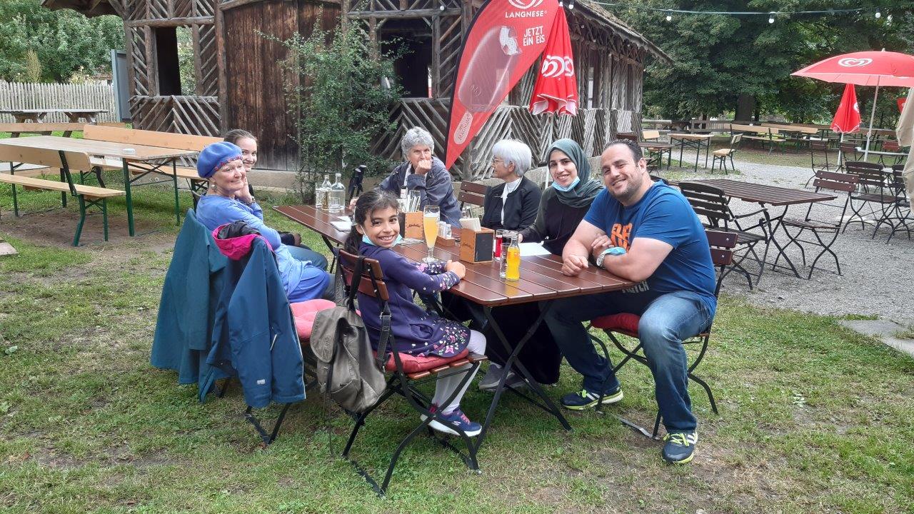 pro_Aktuelles_Rundbrief_Herbst2021_Heller-Wohnen_im_Biergarten